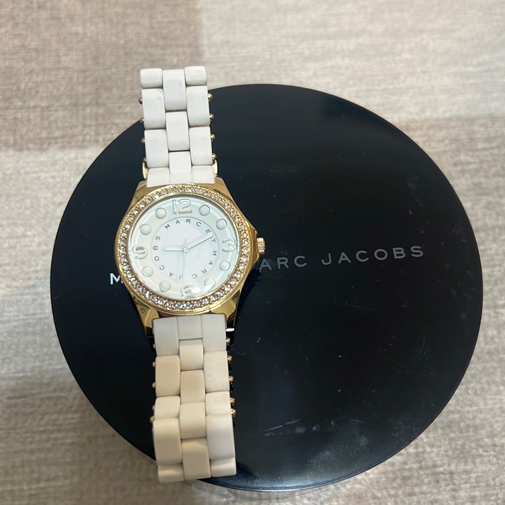 MBMJ white rubber and metal watch